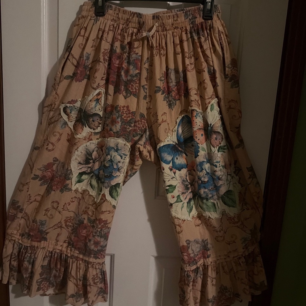 Jaded Gypsy Floral Butterfly Patch Ruffle Bloomers Boho Wide Leg Pants Tan OS